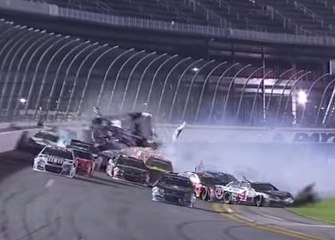 Así fue el accidente en Nascar que dejó 30 espectadores heridos