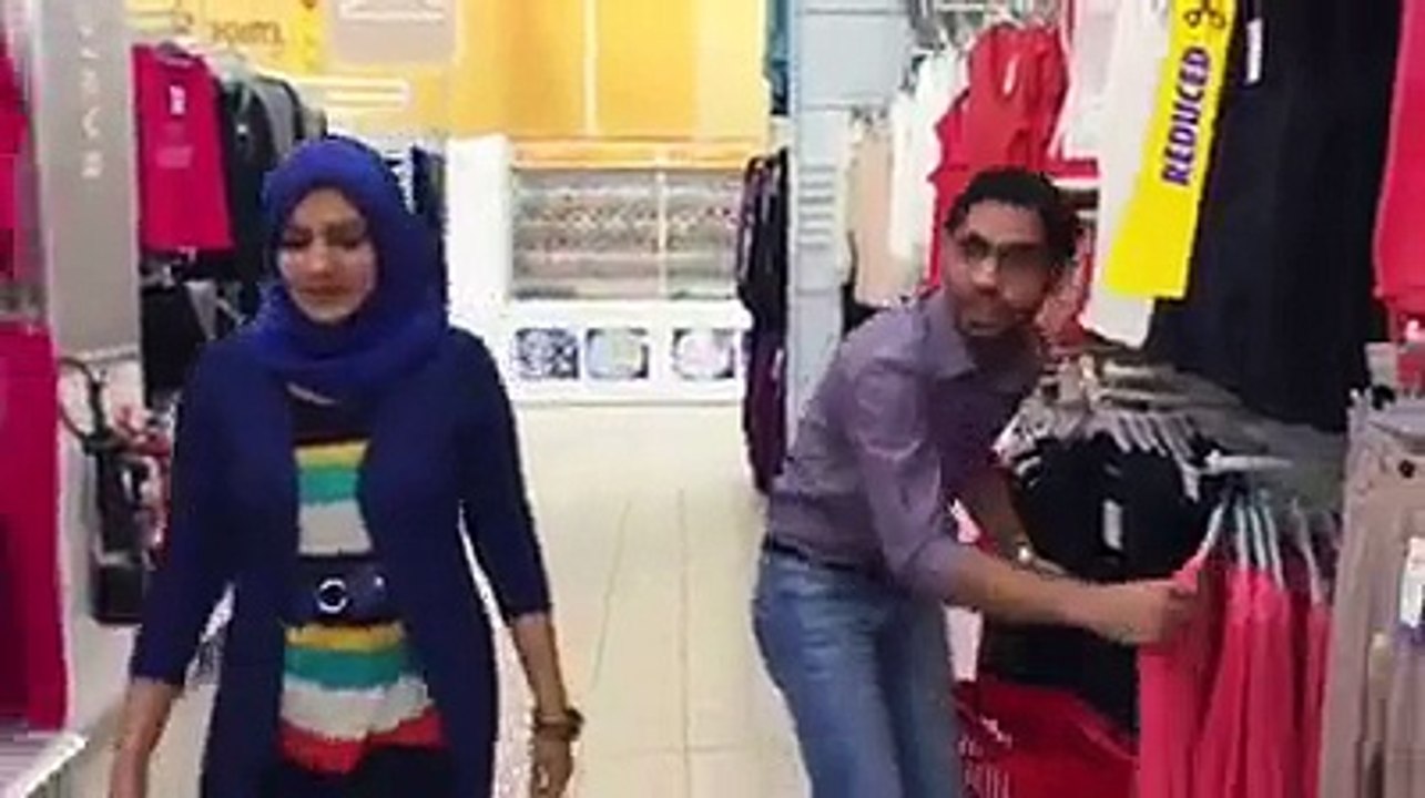 Shopping Difference HE & SHE
