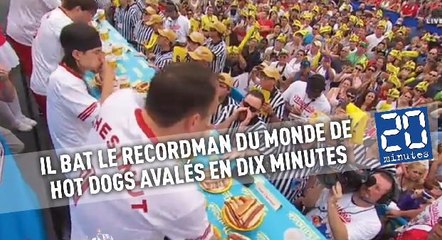 Il bat le recordman du monde de hot dogs avalés en dix minutes
