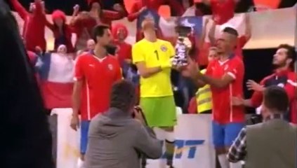 'Jorge Sampaoli' perdió la paciencia con chilenos por no saber levantar la Copa
