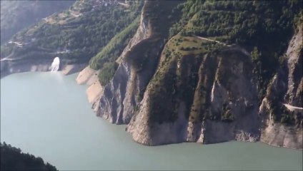 Fermeture du tunnel du Chambon : les habitants de l'Oisans vont travailler en hélicoptère