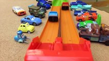 Disney Cars Riplash Racers Lightning McQueen Races The King Willy's Butte Rip-a-Around Rid