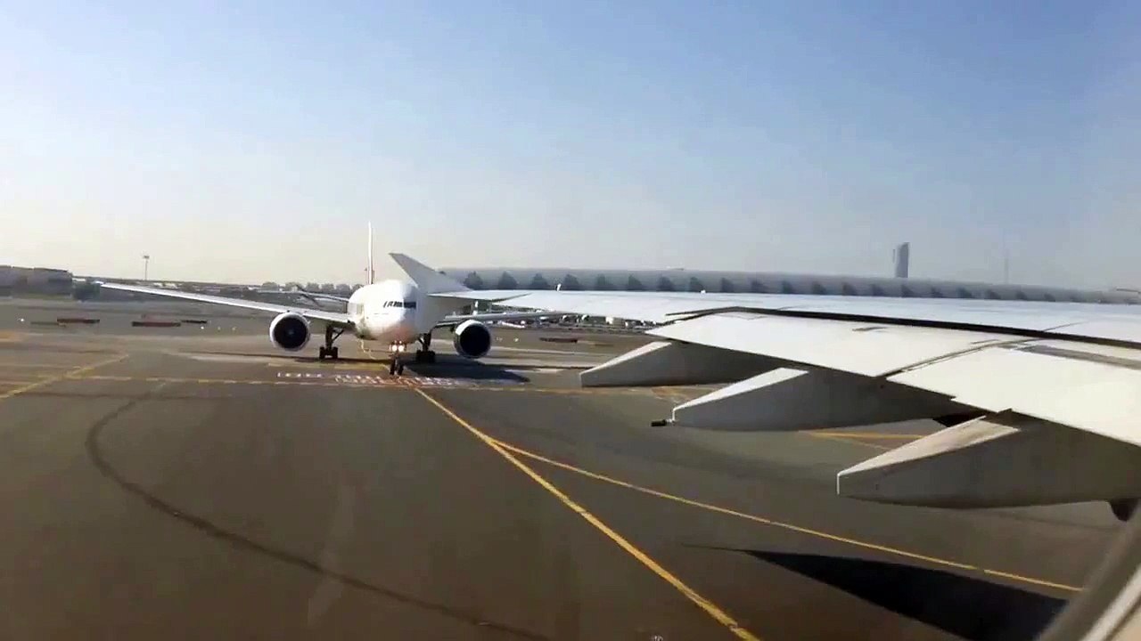 Emirates: Dubai - Toronto Takeoff (A380-800)