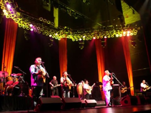 Gipsy Kings - Mira la Gitana Mora - See the Gypsy - Musica española arabe 34