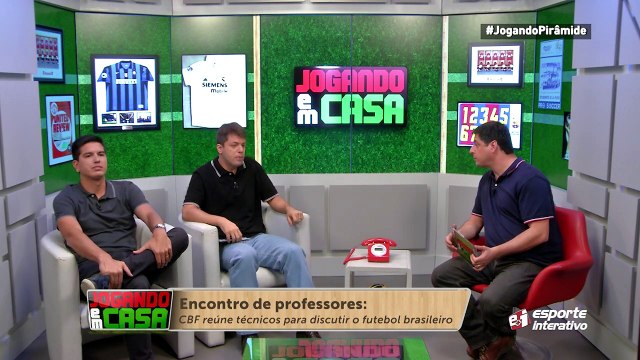 A saída precoce dos jogadores do Brasil tira a essência do nosso futebol?