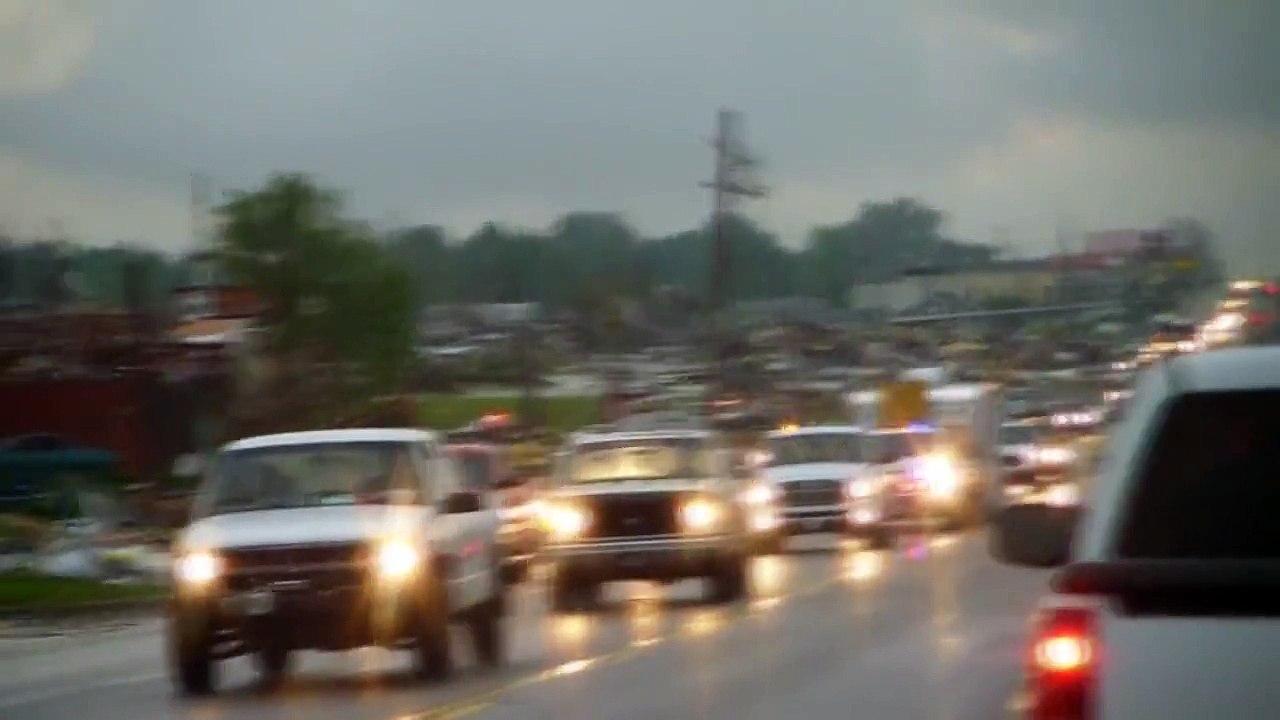 Joplin, Missouri Tornado Aftermath:  Rangeline Road Destroyed (Rare Footage)