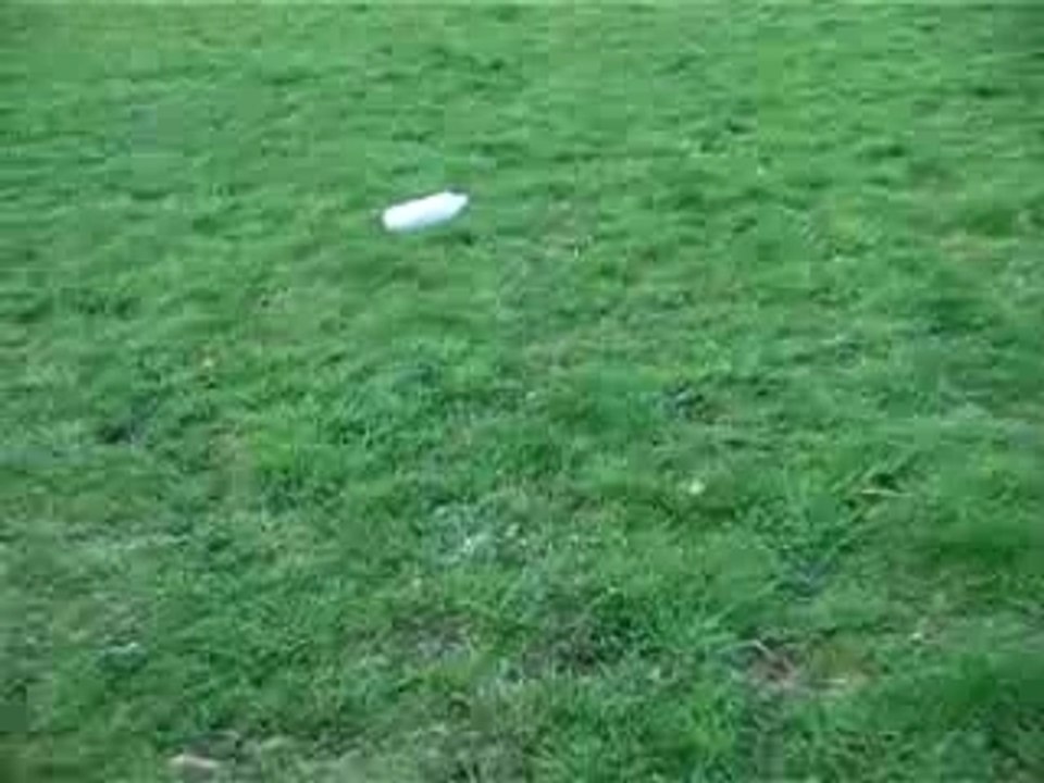 Bombe alu + acide chloridrique .........