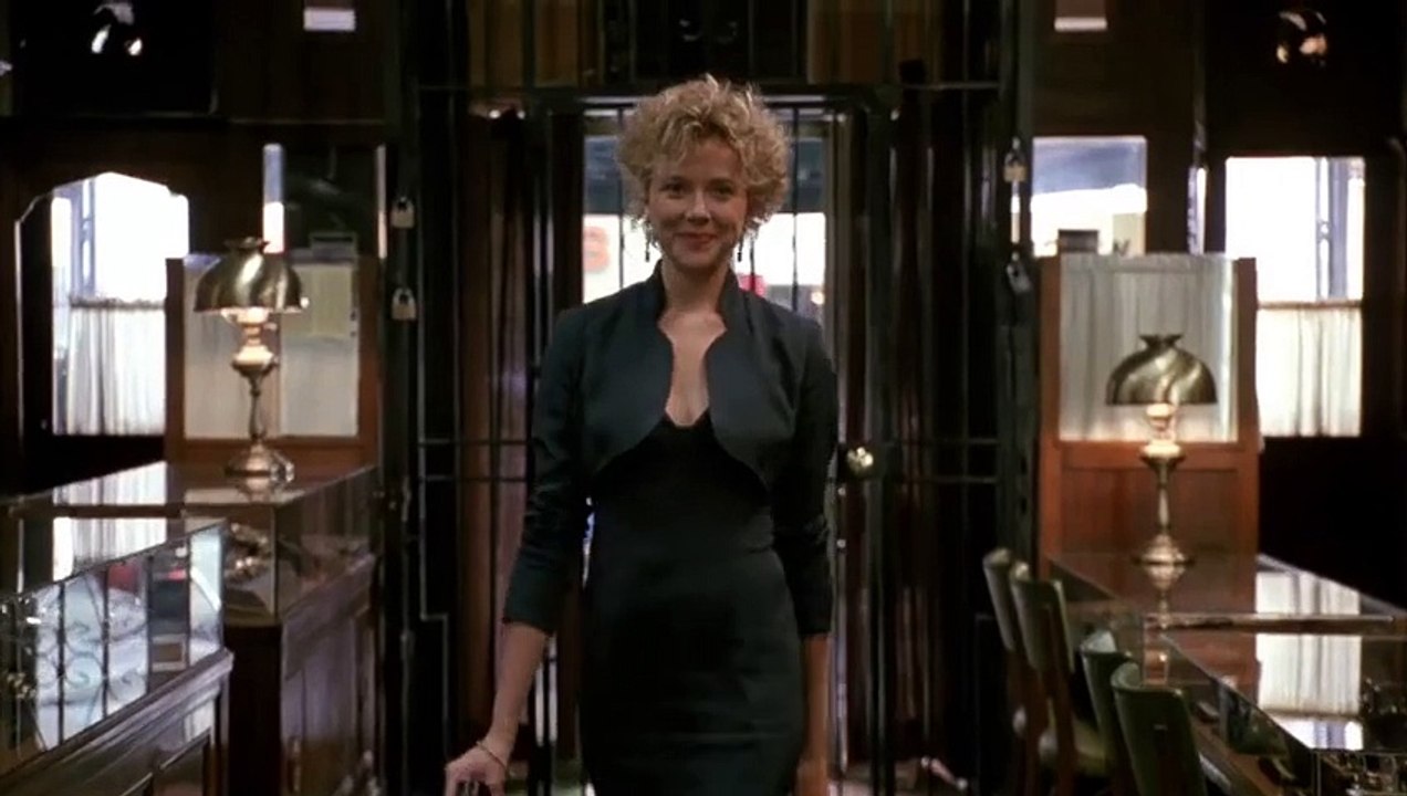 The Grifters (1990) Official Trailer