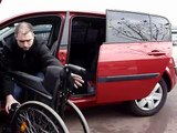 Porte escamotable et treuil de chargement pour le fauteuil roulant - lenoirhandiconcept -