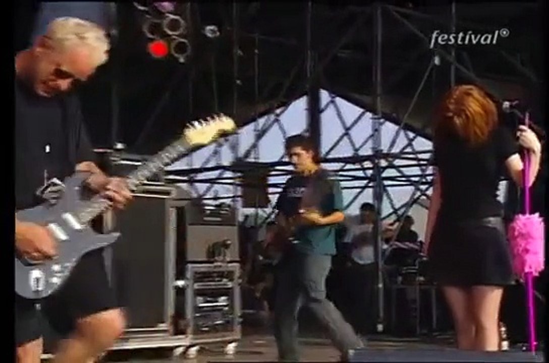 Garbage - Only Happy When It Rains (live) at Bizarre 96 [4:3]