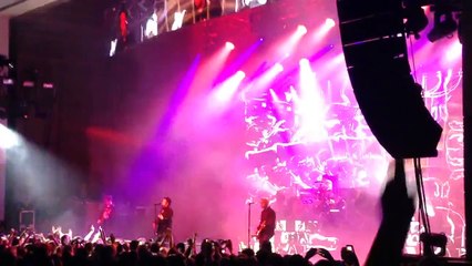 Dance Dance - Fall Out Boy [Live]