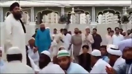 Moti masjid Defence Phase 8 Karachi per deoband  wahabi ka hamla