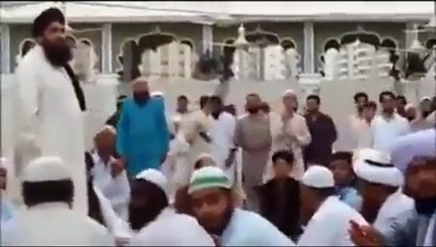 Moti masjid Defence Phase 8 Karachi per deoband wahabi ka hamla
