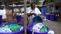 MSF : Un jour dans un centre de prise en charge Ebola [Médecins Sans Frontières]