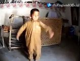 A Child from Gilgit Baltistan Doing Balti dance on Banay Ga ‪#‎NayaPakistan‬ Song by Atta Ullah Khan