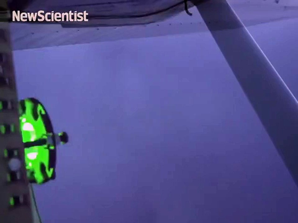 Projection de chevaux au galop sur les les nuages grace à un laser puissant