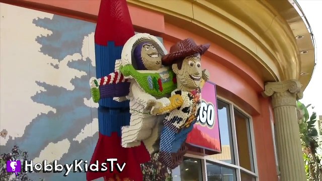 Downtown Disney Lego Store Giant Hulk Trixie by HobbyKidsTV
