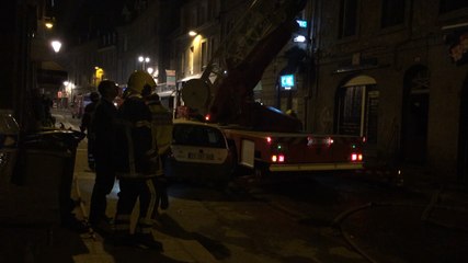 Incendie à Guingamp : le feu couvait encore à minuit
