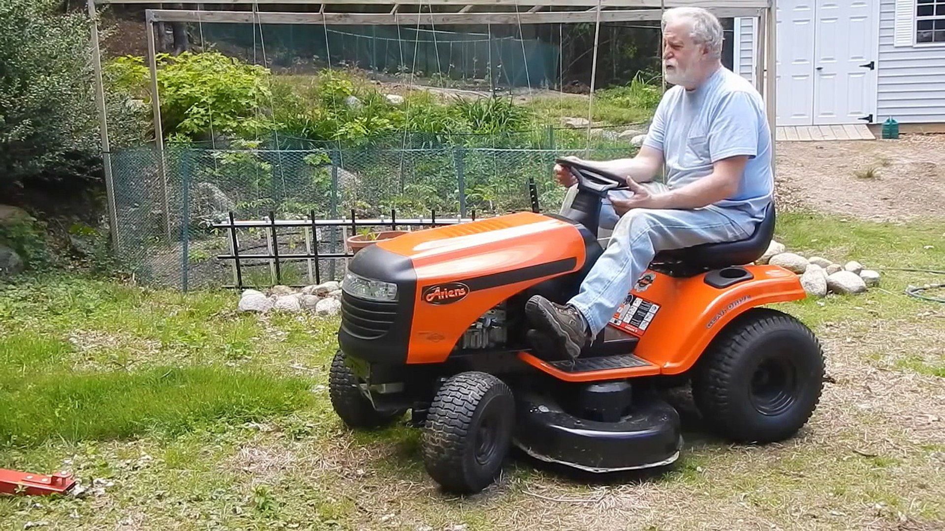 Review Ariens 42 in. 17.5 HP 6 Speed Riding Lawn Mower video