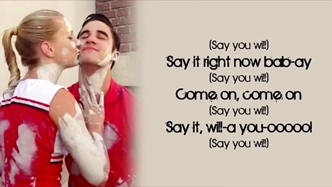 Glee - Shout (Lyrics)