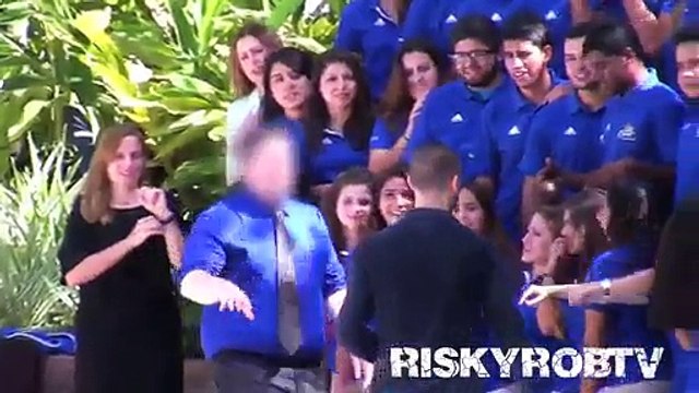 Picking Up Girls Shy Vs. Confident (Gone Wrong)-copypasteads.com