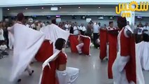 Flash mob Golden Star Events à l'aéroport international de Djerba-Zarzis