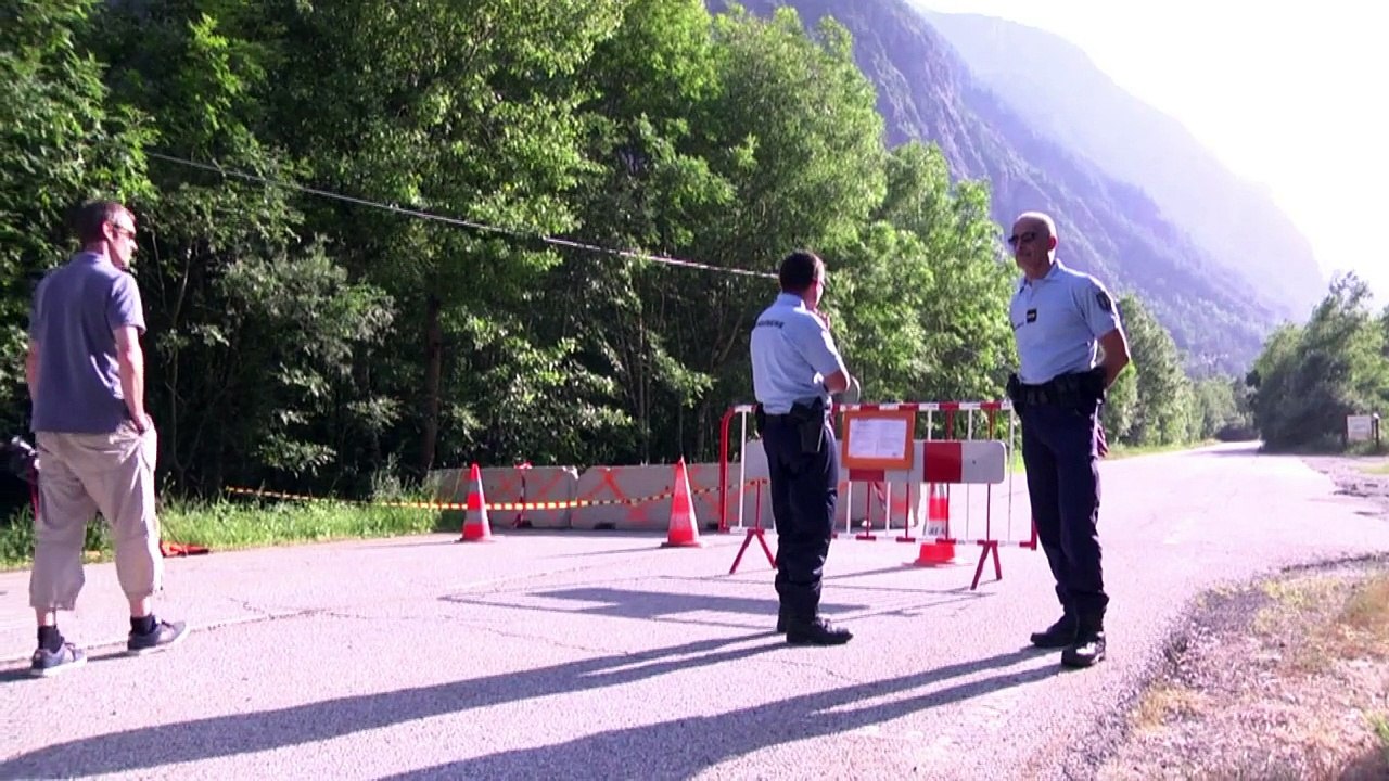 Hautes-Alpes: le village de La Grave suffoqué p...