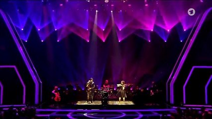 Andreas Bourani feat. Lindsey Stirling - Auf anderen Wegen (Echo 2015 Live Show)
