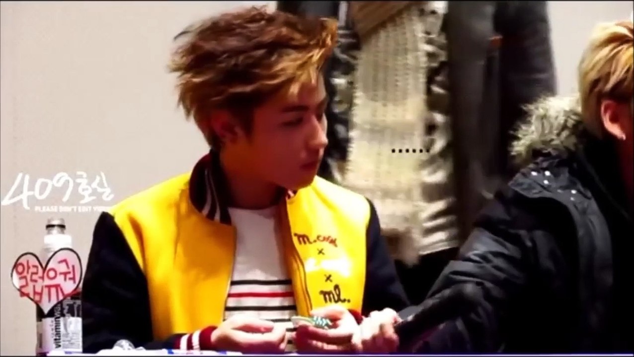 Yukwon at a fansign - cutie patootie