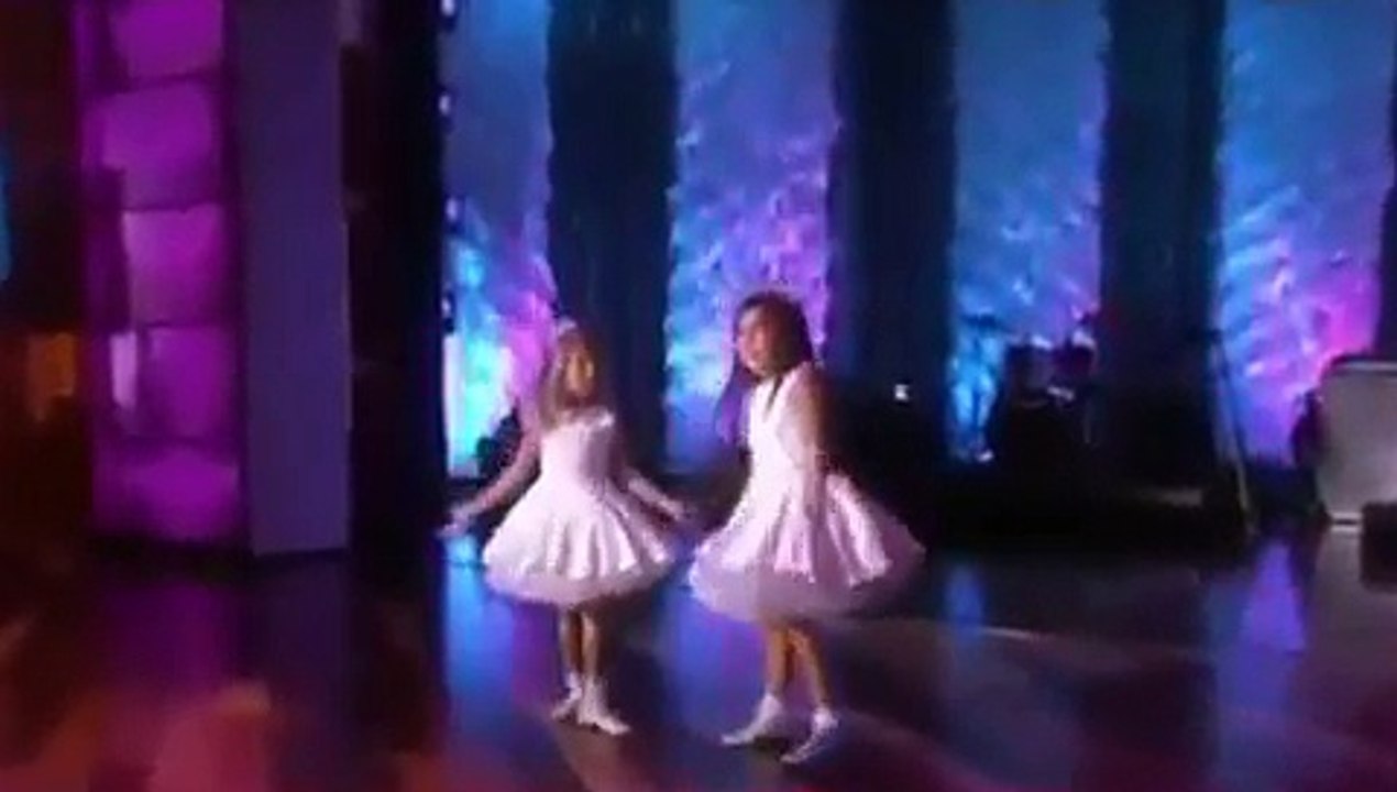 Sophia Grace & Rosie Perform 'Can't Hold Us' on Ellen show