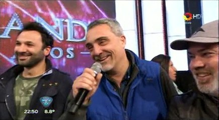 El Tirri agradece a Revista Pronto, que le hizo el aguante en el piso de Showmatch