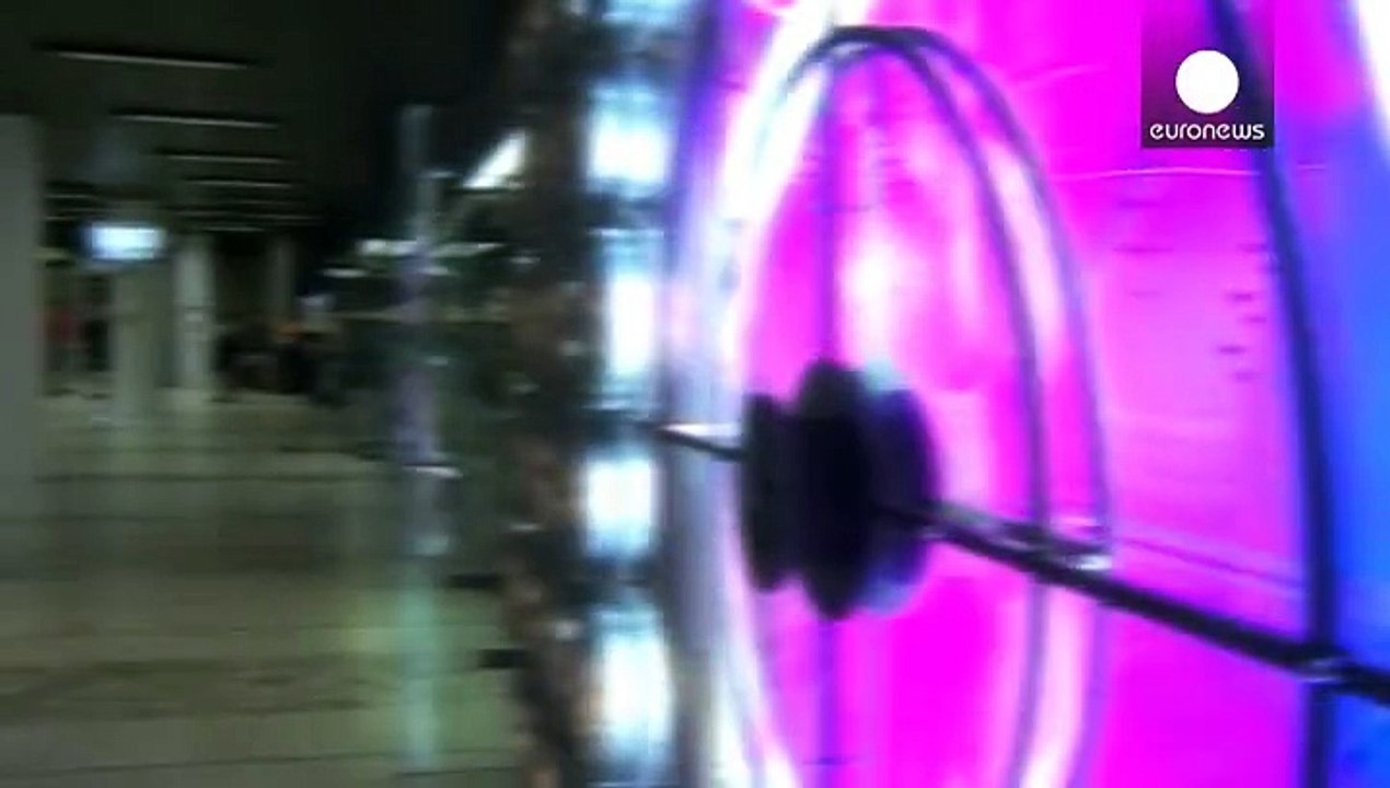 Neonazi-Satire 'Heil' feiert in Karlsbad Premiere