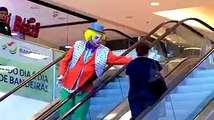 escalators pie joke woman angry !!!