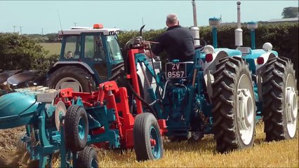 Rare Ford dual drive tractor working @ Fingal show 2013