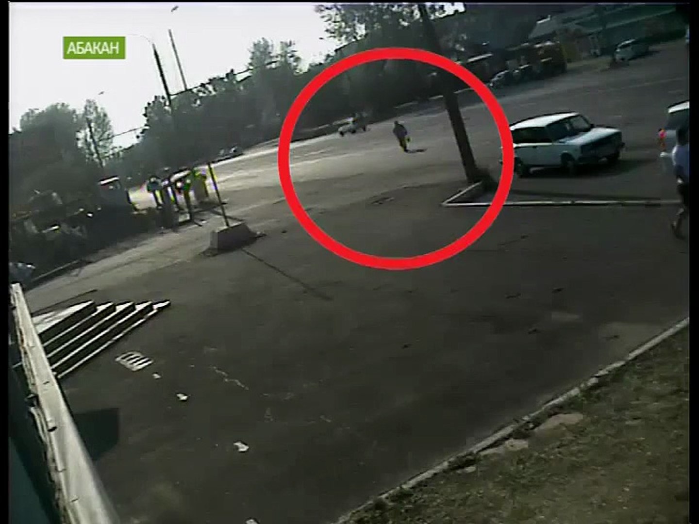 ⁣В Абакане водитель забил до смерти пешехода, переходившего дорогу вне перехода