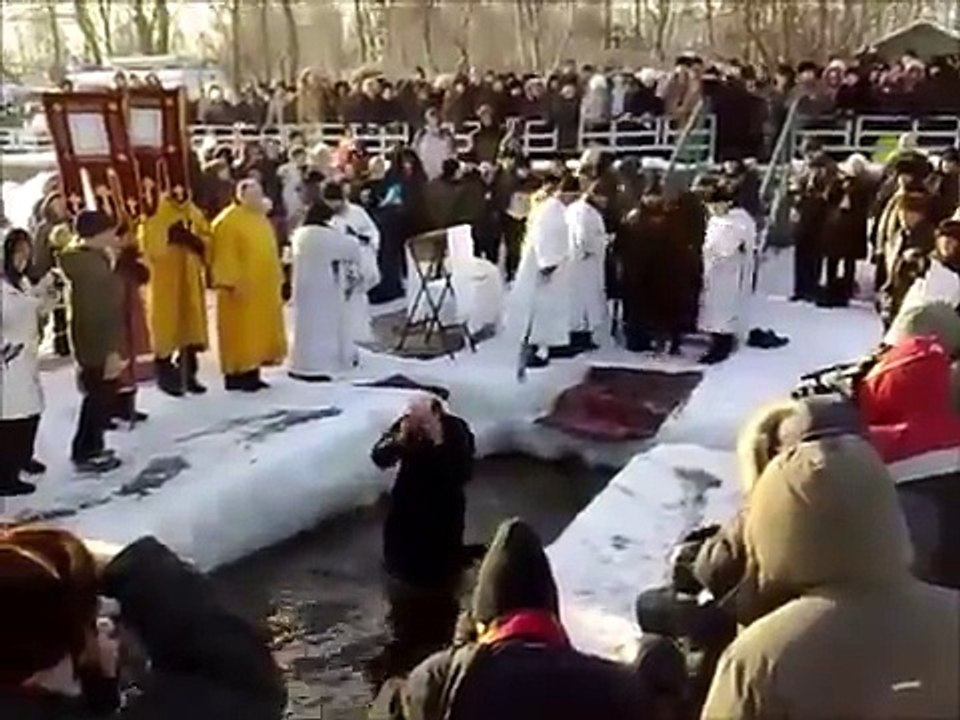Eisbaden in Moskau - крещение