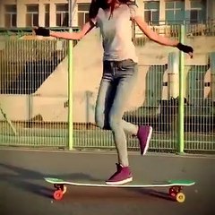 Dancing on Skateboard,This girl is amazing