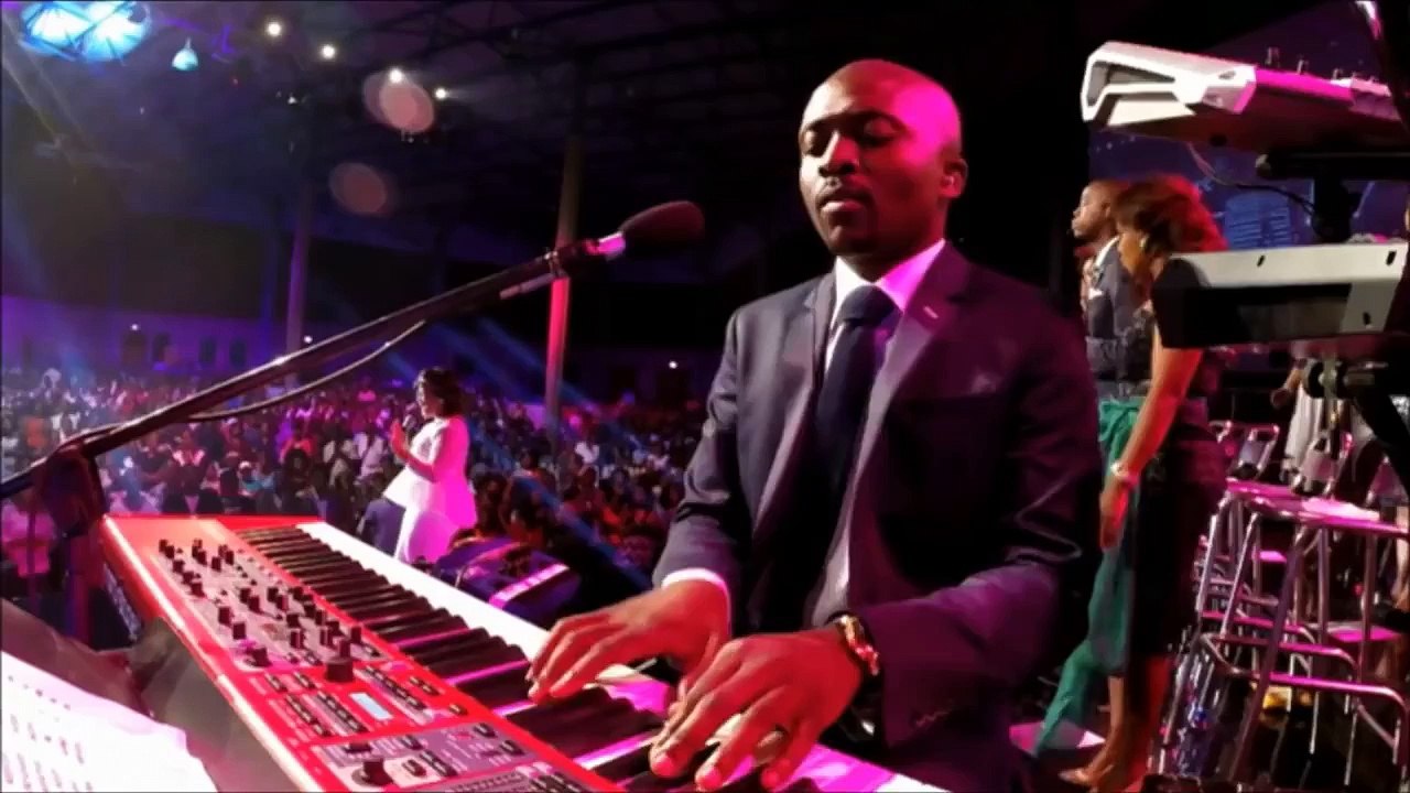 Joyous Celebration 19 - His blood still works (Lynnzay Baatjies)