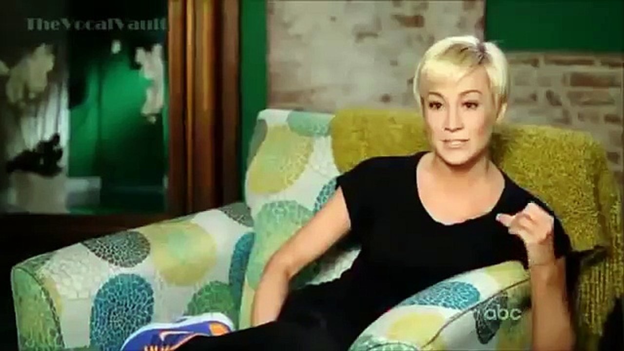 Kellie Pickler and Derek Hough Tristan - Pasodoble Trio Dance - Dancing with the Stars 16 - Week 8