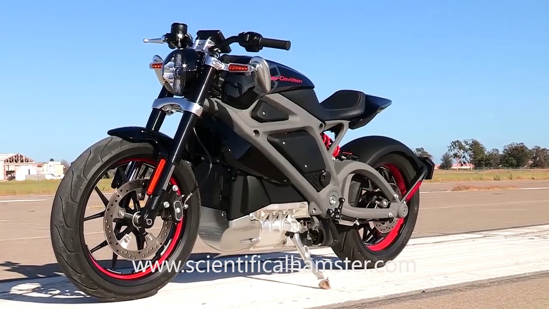⁣Harley-Davidson LiveWire Electric Motorcycle test ride