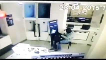 voleur pris par la caméra de surveillance