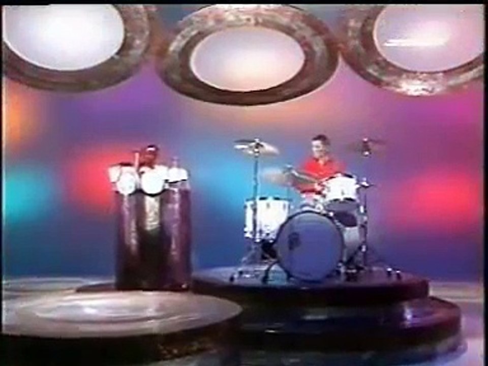 The Muppets Show - Drum Battle - Buddy Rich Vs Animal
