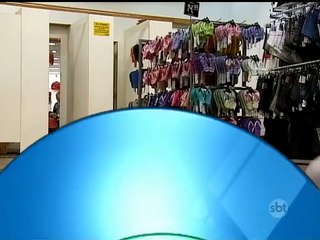 هتعملوا ايه لو دخل عليكم فار عملاق في أوضة قياس اللبس