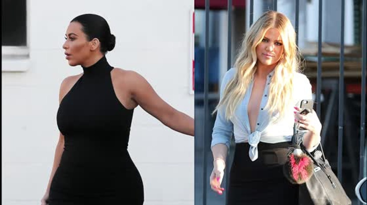 Kim und Khloe Kardashian sehen stylisch aus, als sie im Studio drehen