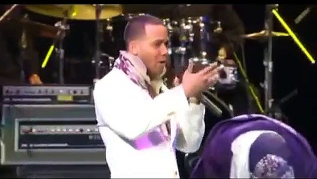 Aventura - Enseñame a olvidar (en vivo)