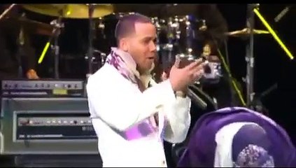 Aventura - Enseñame a olvidar (en vivo)
