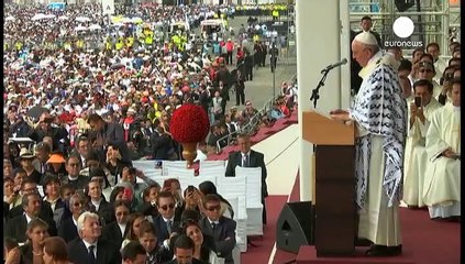 Un million de fidèles écoutent l'homélie du pape à Quito en Equateur