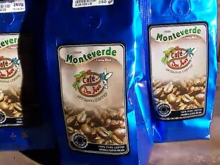 Tío de 77 años es imagen de un exitoso café en Monteverde