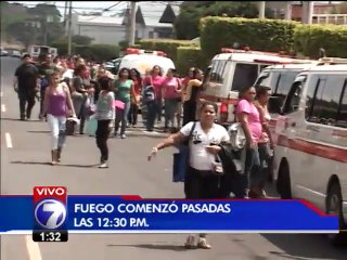 Bomberos atiende incendio en bodega de zona franca Bes	 en El Coyol