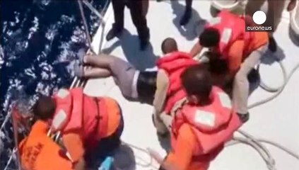 Ege'de kaçak göçmenleri taşıyan tekne battı